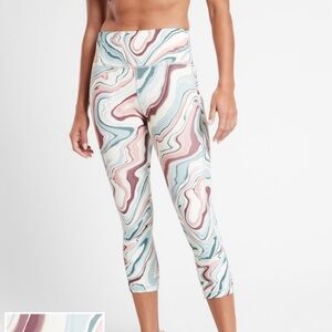 🆕 Athleta Ultimate Stash II Capei